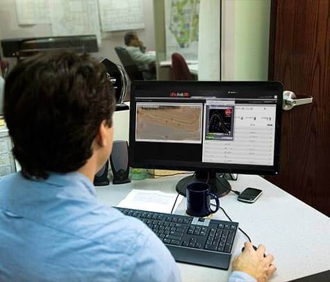 AN INTEGRATED TEAM, FROM OFFICE TO FIELD